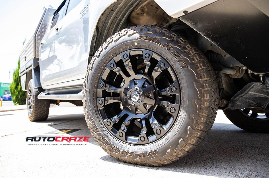 TOYOTA HILUX N80 4WD VAPOR MATTE BLACK
